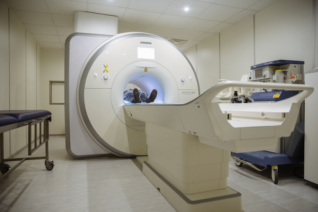 МРТ позвоночника в Москве по доступной цене в клинике Семейный доктор